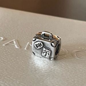 Pandora retired Luggage charm